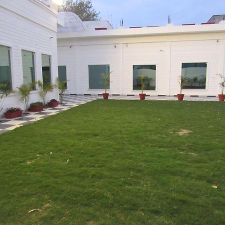The English Garden Mohali 外观 照片