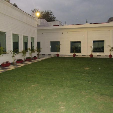 The English Garden Mohali 外观 照片
